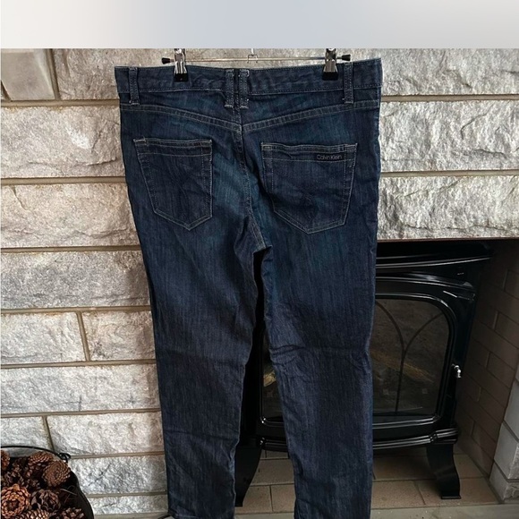 Calvin Klein Slim Fit Jeans Destructed Denim Mid Rise Dark Wash Women's S 29/8 - Picture 5 of 8